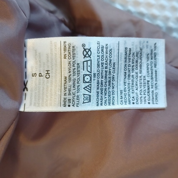 Old Navy Puffer Vest - Picture 5 of 9